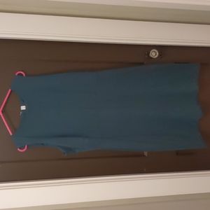 Green sleeveless dress